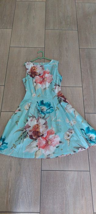 Sukienka / Sukienki rozmiar 34 / XS