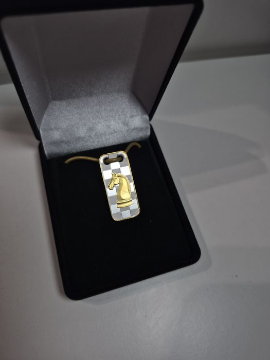 Рік Коня, срібна монета кулон у рамці 2026