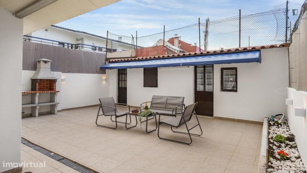 Apartamento com 2 quartos - localizado em Amadora Lisbon