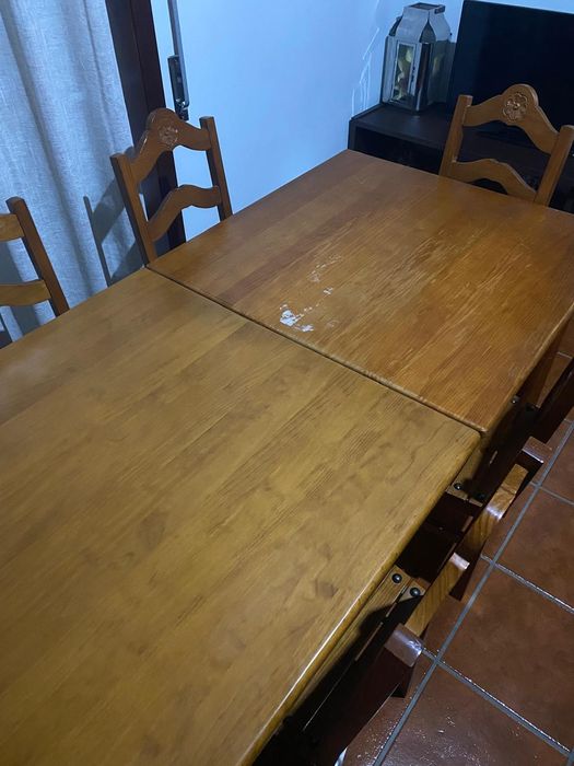 Mesa de Jantar mais Cadeiras