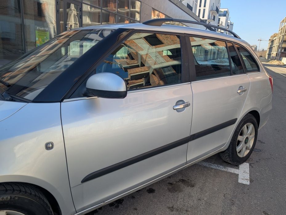 Skoda Fabia 1.6 Дизель  2011 Універсал