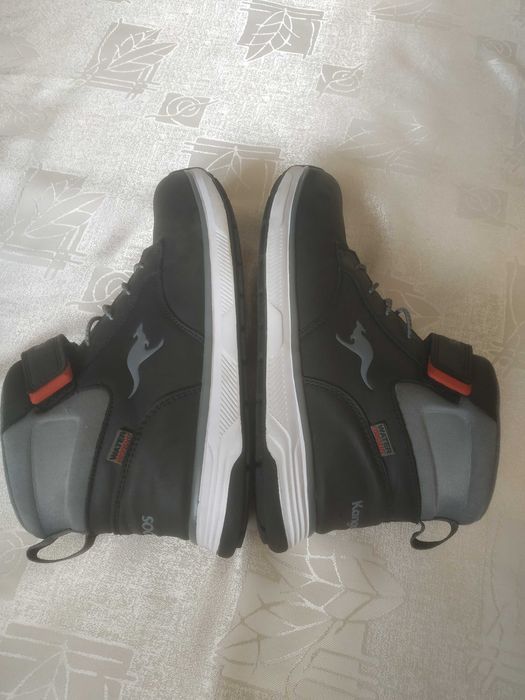 Обувь  демисезонная ,37 размер, КаngaROOS ( Water resistant)