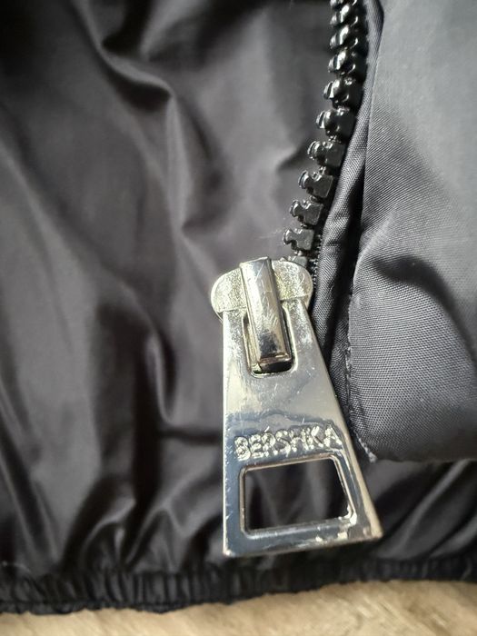 Жилетка bershka з дефектом