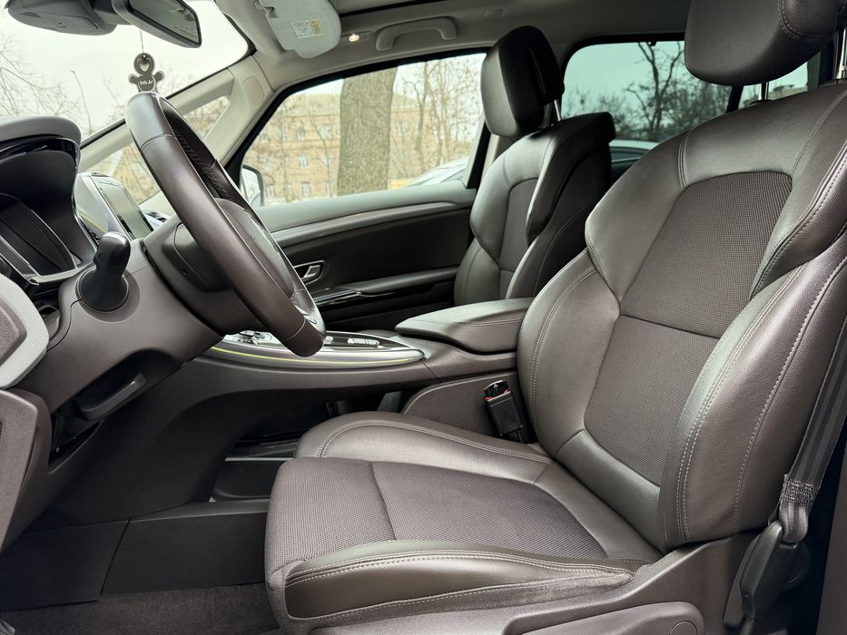 Renault Espace V 2015 року | 1.6 dCi | Автомат | Мінівен бізнес-класу