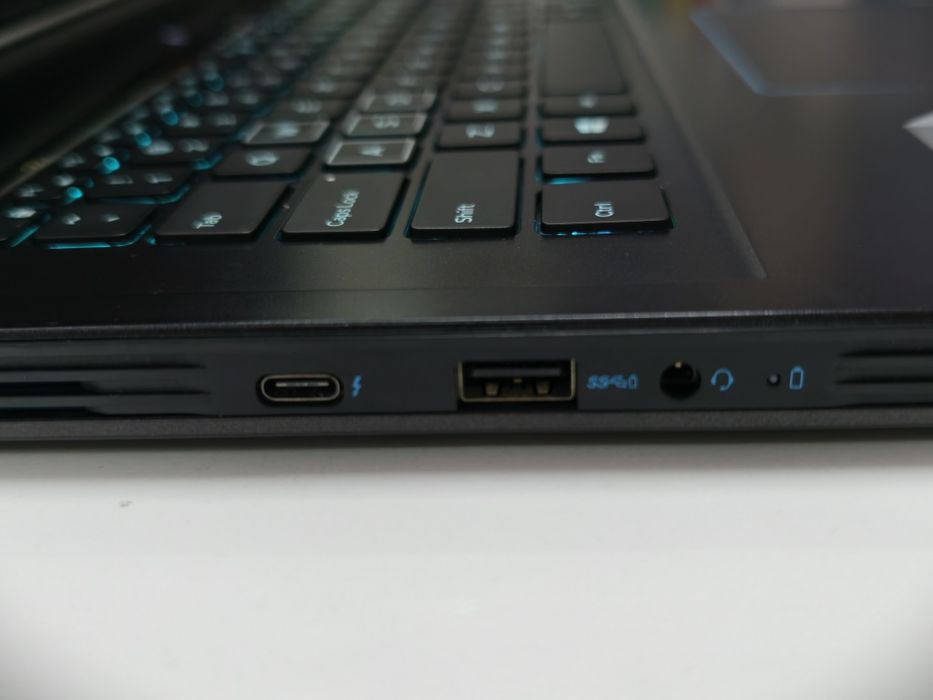 Ігров. Dell G7 17 P40E  i7-9750H / 16DDR4 / 256 SSD / RTX2060 6GB