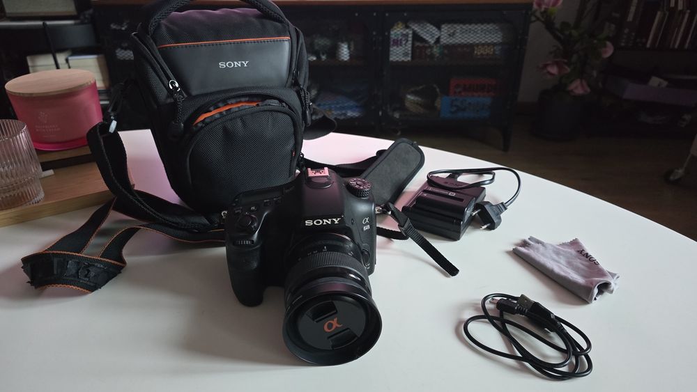 Sony Alpha A68 - zestaw.