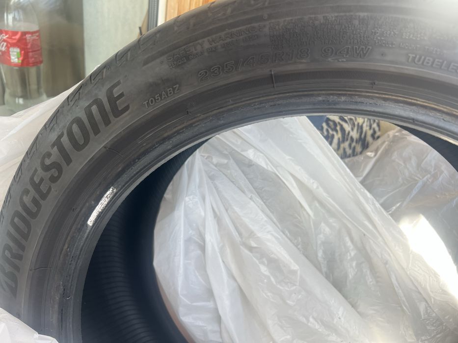 Bridgestone 235/45 18
