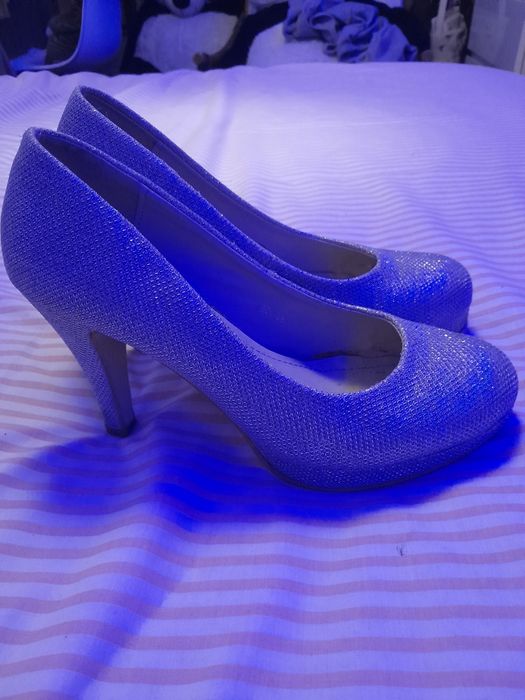 Saltos altos tamanho 38