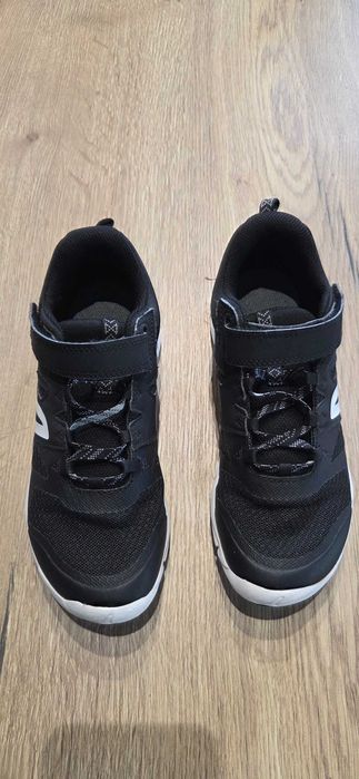 Czarne buty sportowe NEWFEEL - rozmiar 36