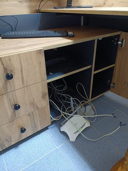 Меблі офісні корпусні