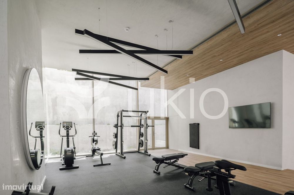 Apartamento T1 com ginásio em Av. de Roma - Campo Pequeno