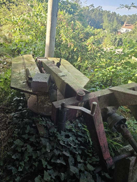 Trator internacional com alfaias