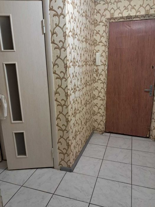 Сдам комнату в квартире. Центр, район рынка Озерка. Можно мужчина.