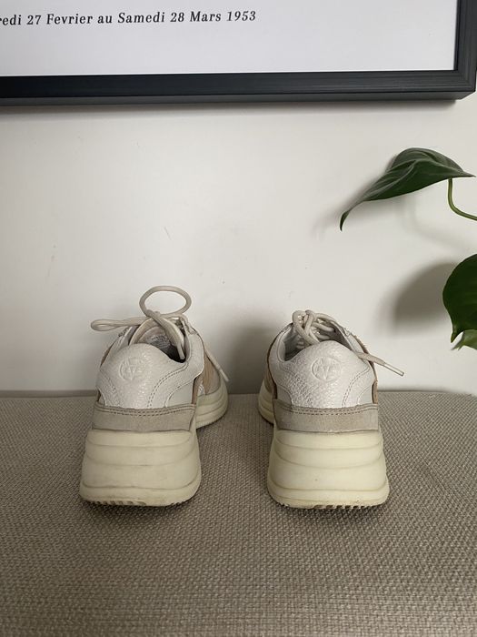 Sportowe buty sneakersy Skórzane Massimo Dutti beżowe