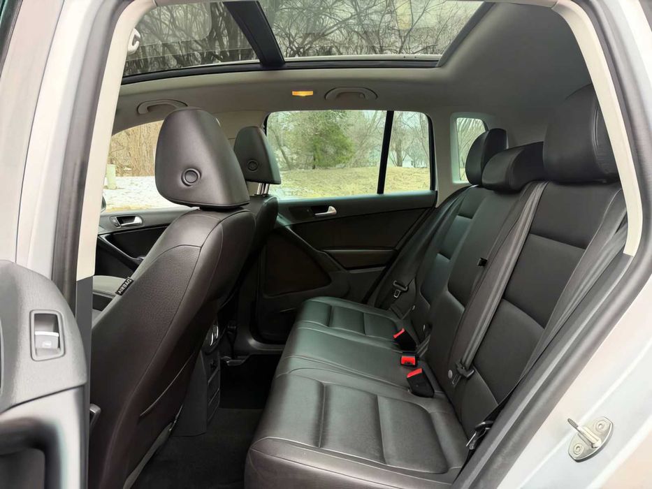 Volkswagen Tiguan      2015