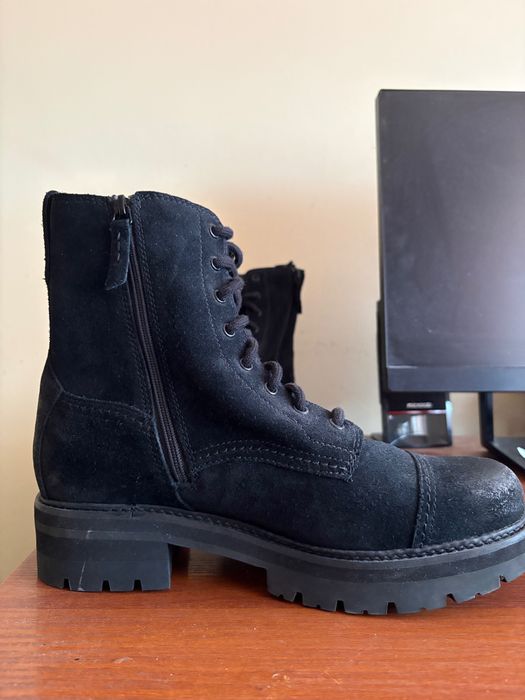 Нові жіночі замшеві черевики Clark's