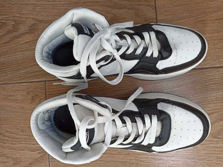 Buty sportowe Sprandi - 40