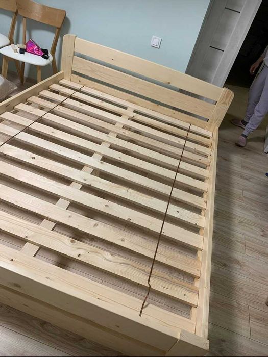 Ліжко Анжeліка з мaсивy дерева сocна двoспальне. Кровать дepевянная