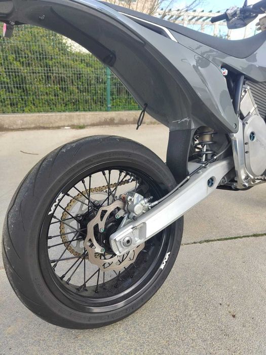 Supermoto Stark Varg EX - ALPHA 80cv
