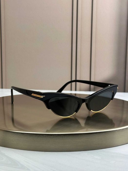 Сонцезахисні окуляри Bottega Veneta BV1431S чорні з золотом котяче око напівобід, темна лінза, жіночі, оригінал