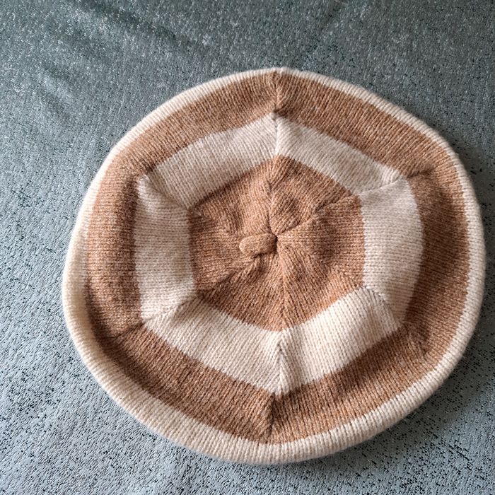 Beret wełniany damski