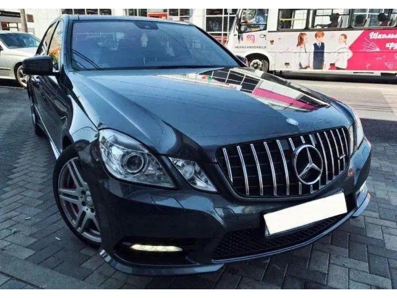Mercedes E-class W212 Передняя решетка GT (тюнинговая)