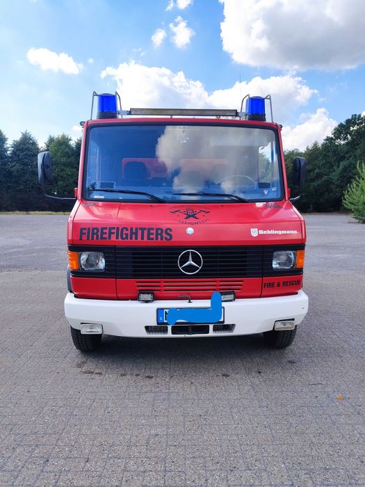 Camioneta Mercedes 510
