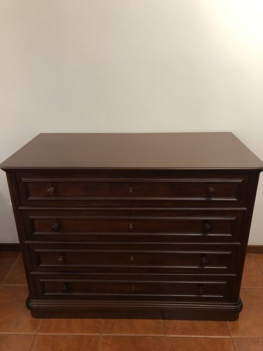 Cómoda em madeira restaurada 120x58