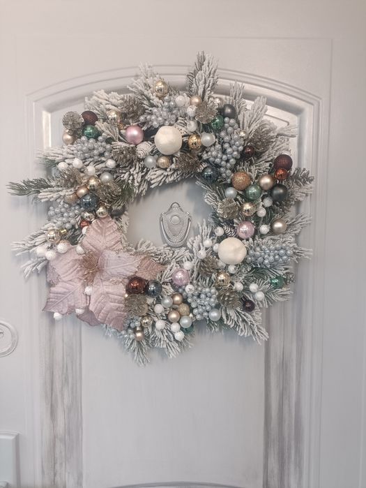 Новорічні віночки і композиції