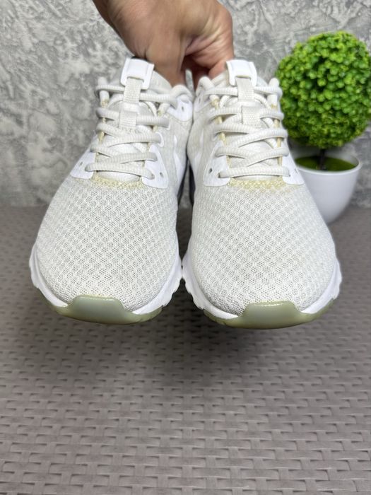 Nike Air Max Motion кроссовки 41 размер женские спортивные белые