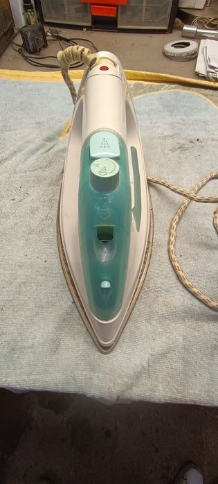 Ferro de engomar ufesa 1400W