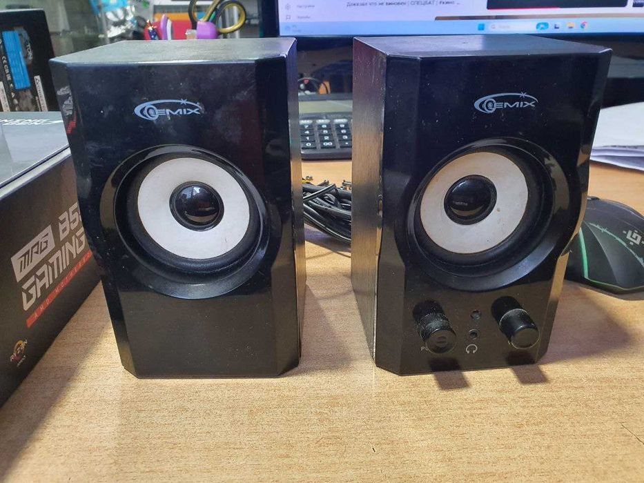 Колонуи 2.0 Gemix TF3 2 по 3 Вт питание 220В нерабочие. целые.