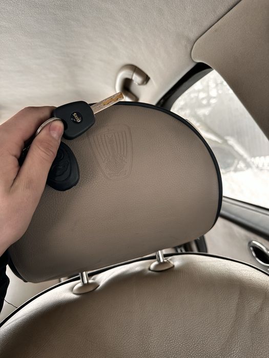 В продажі ровер 75