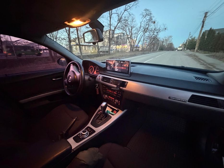 Продам BMW E91  2.0d