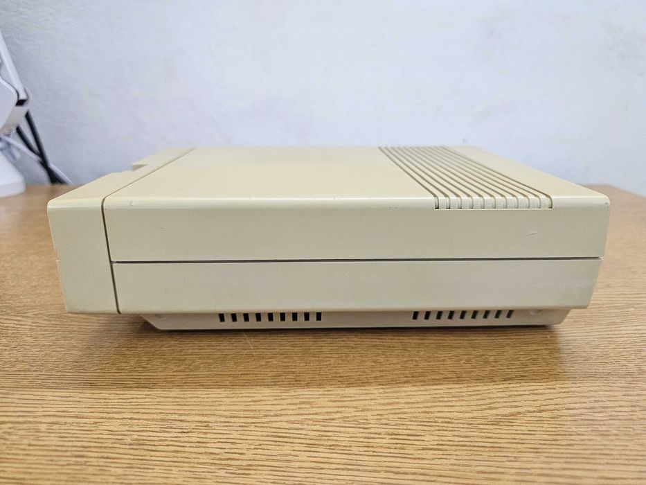 Stacja dysków Commodore 1541 II dla C64 sprawna zasilacz kable dyskietki