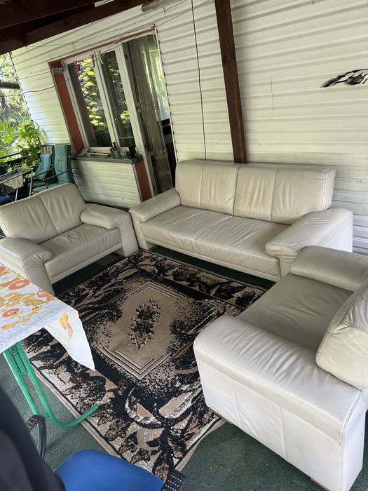 Zestaw fotele sofa biala skora