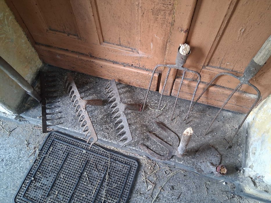 Stare  narzędzia ogrodowe PRL