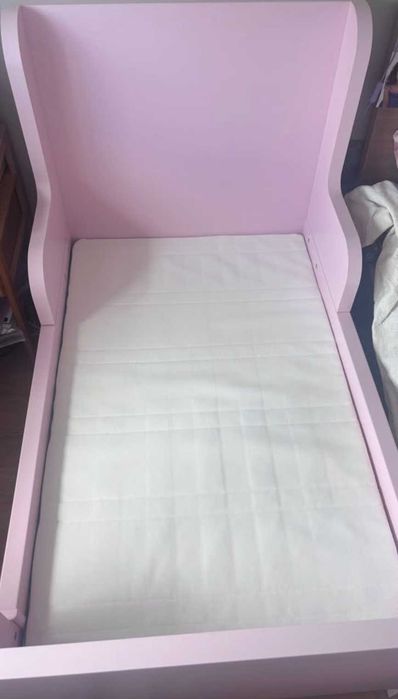 Cama Extensível IKEA BUSUNGE (Rosa) + Colchão INNERLIG