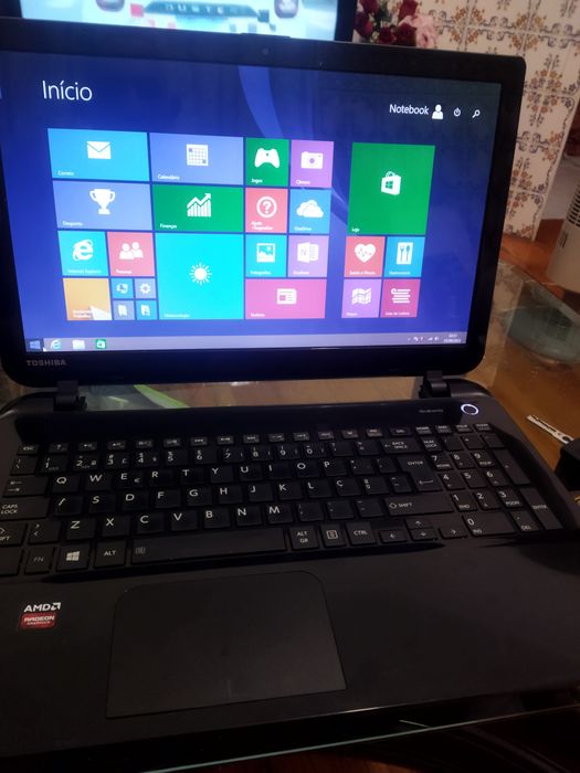 Portátil core i7 8 GB de memória ram 700gb de disco