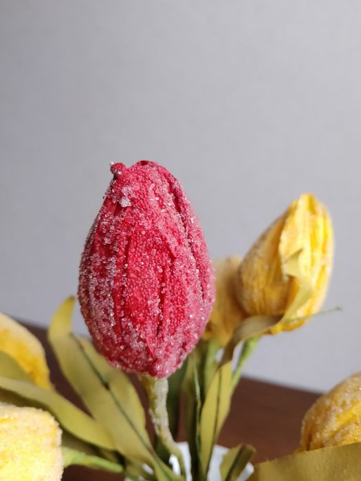 Штучний букет, бутони тюльпанів