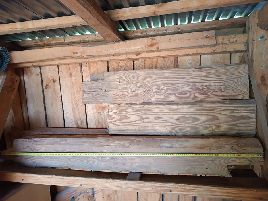 Bale  sosnowe z rozbiórki stodoły