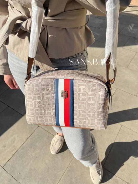 Сумка від Tommy Hilfiger