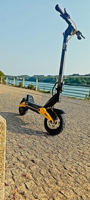 Trotinete Elétrica OOTD S10 (1400W) – Como Nova (Apenas 20km) 70km autonomia/ 55kmh