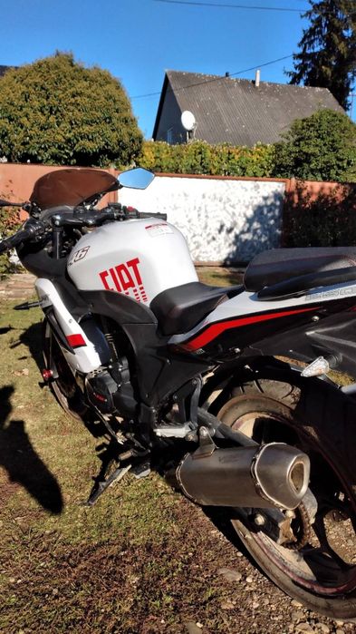 Моторка 250 кубова