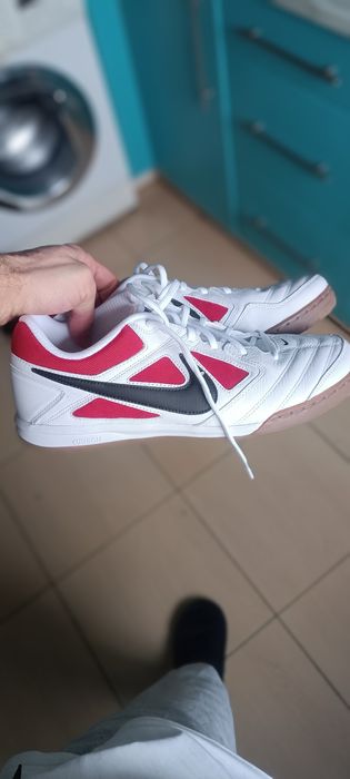 Продам новые оригинальные кросовки Nike Gato 45 размер