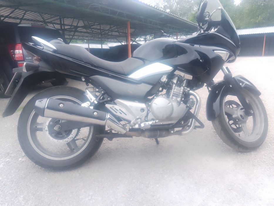 Срочно продам  suzuki gsr 250s