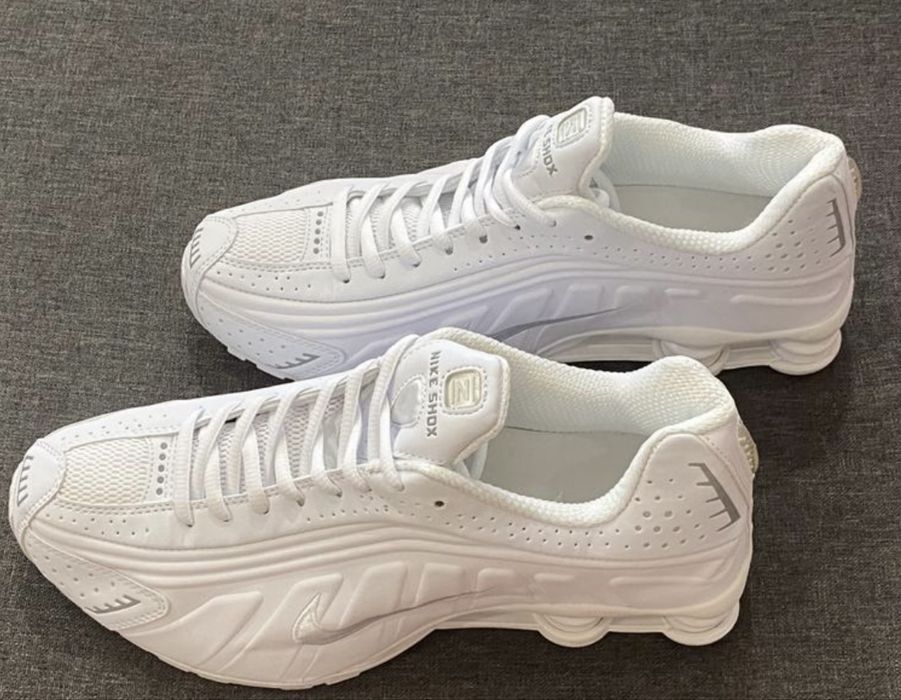 Новые кроссовки Nike Shox R4 39-40 размер