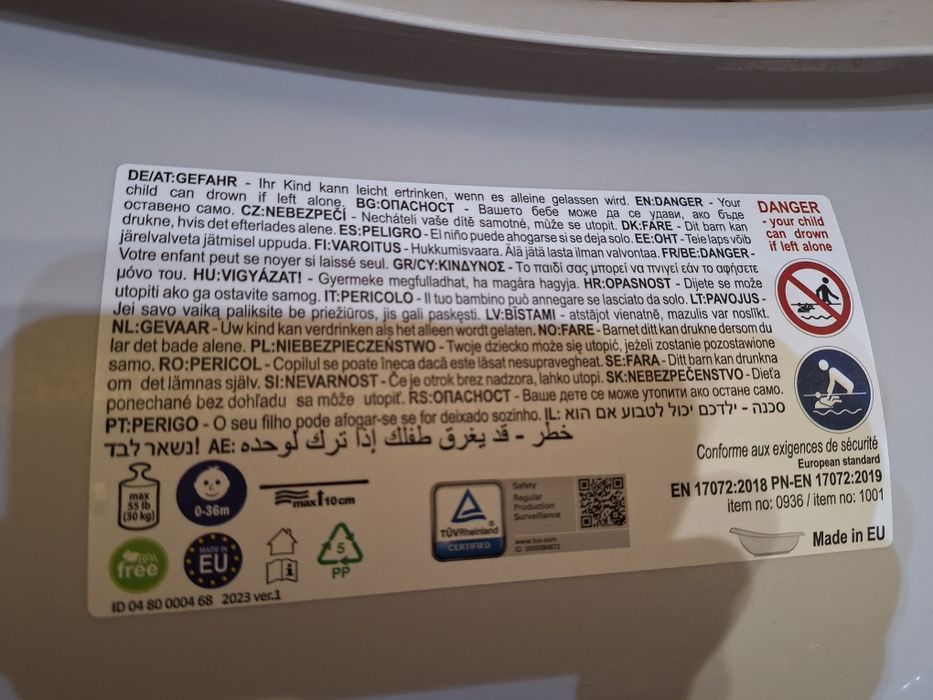 Wanienka niemowlęca ze stojakiem i termometrem