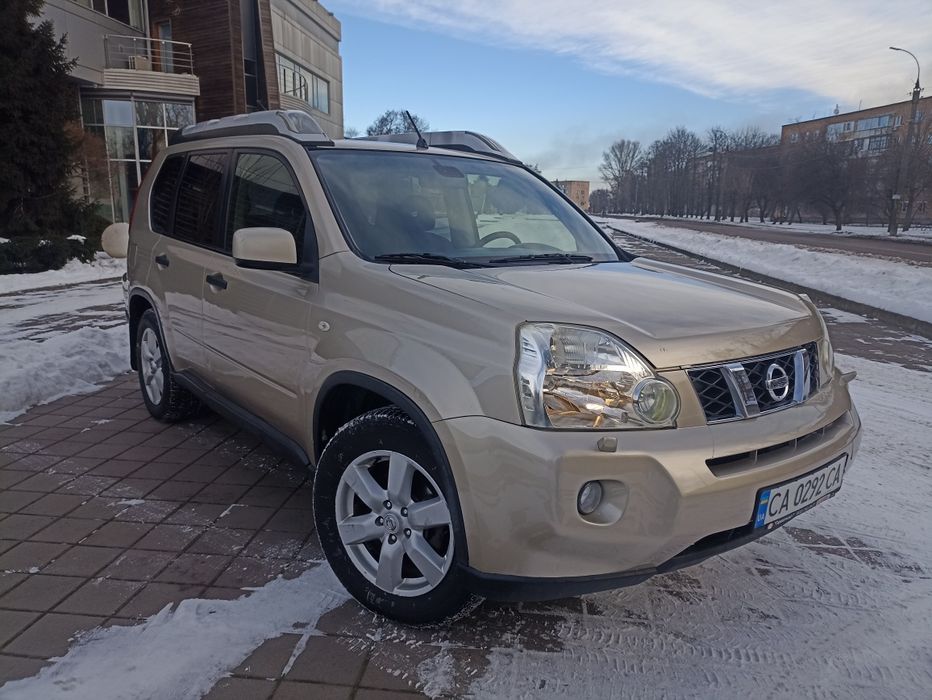 Продам авто звичайний 2 літровий економічний бензиновий двигн.Коробка автоматична встановлено додатково ГБО.