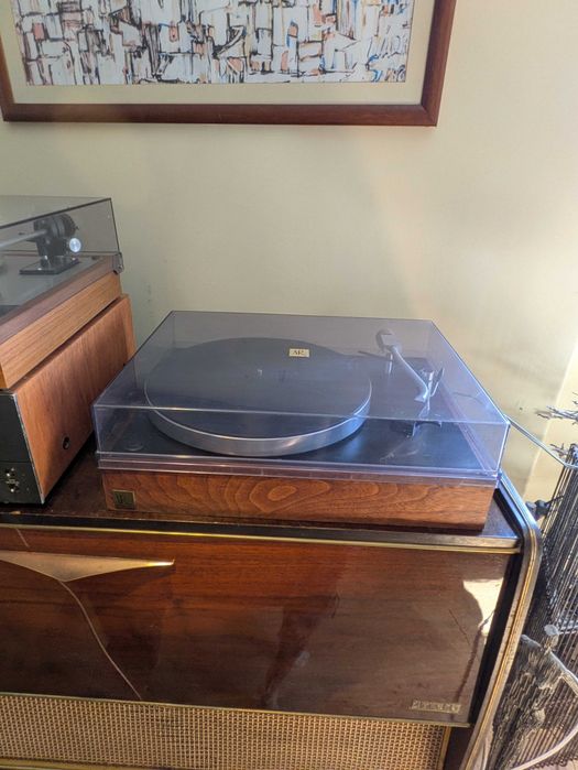 Vendo Dois Gira discos. Acoustic Research AR XA e Project Debut III